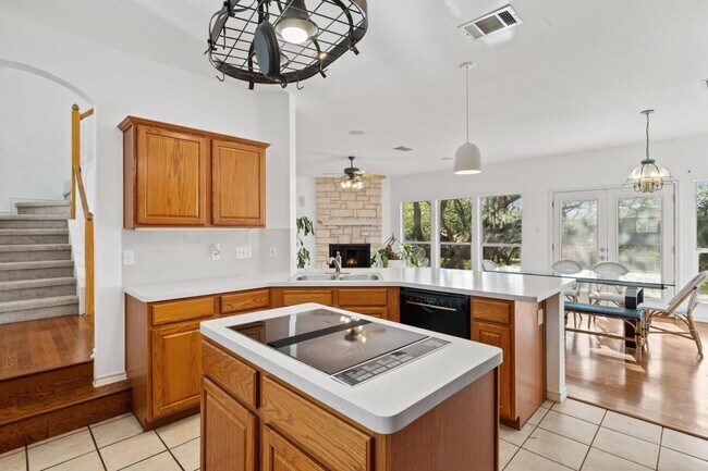 Building Photo - 500 Errol Dr