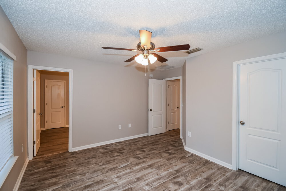 Building Photo - 859 Collinswood Dr