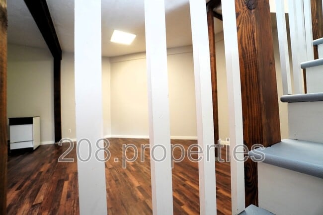 Building Photo - 1615 N 7th St