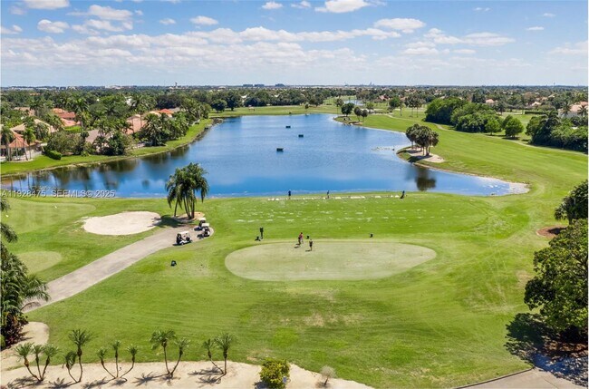 Building Photo - 1525 Lacosta Dr W