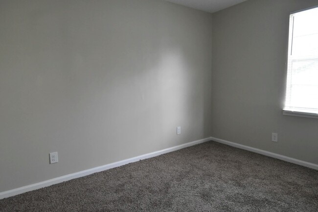 Building Photo - 4551 Sunny View Dr