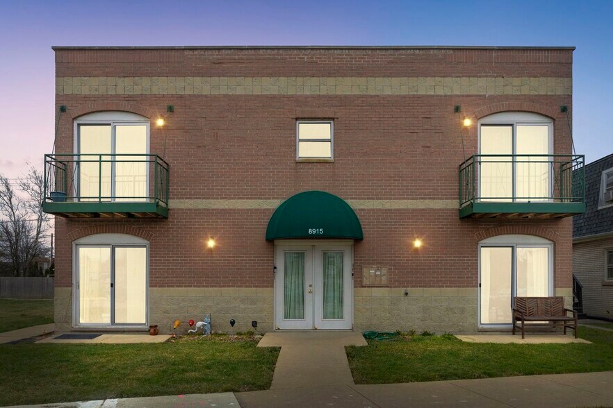 Building Photo - 8915 Burlington Ave