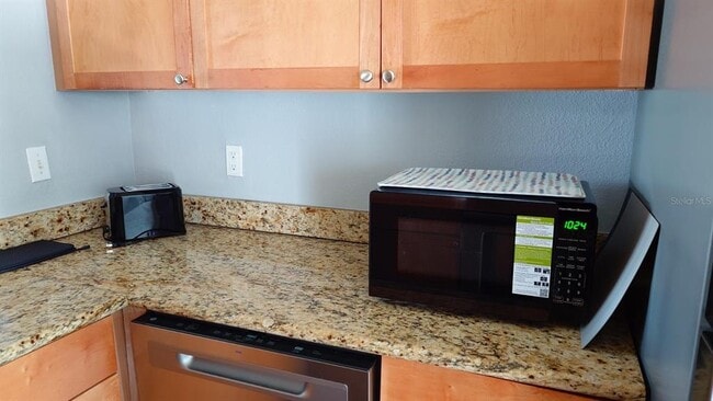Building Photo - 3837 Pompano Dr SE