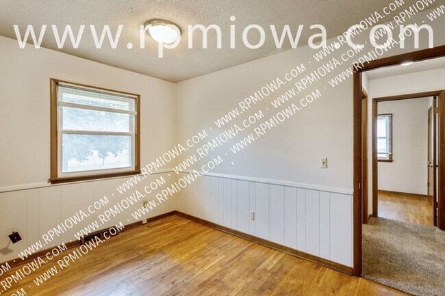 Building Photo - RANCH HOME IN ANKENY!! 3 Bed, 1 Bath home ...