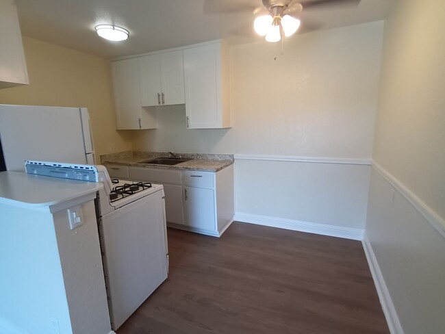 Building Photo - Welcome to SkyView Villa & Somerset Apartm...