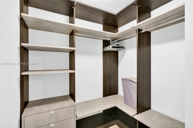 Building Photo - 801 S Miami Ave