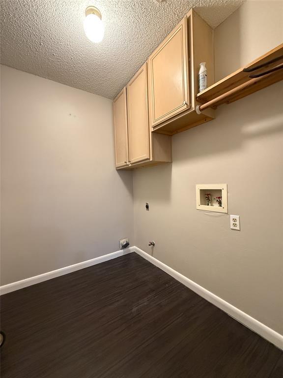 Building Photo - 8401 Loralinda Dr