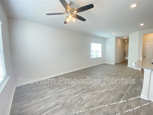 Building Photo - 232 David Hl Dr