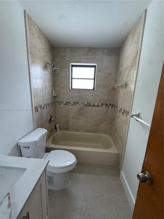 Building Photo - 1107 NW 30th Ave