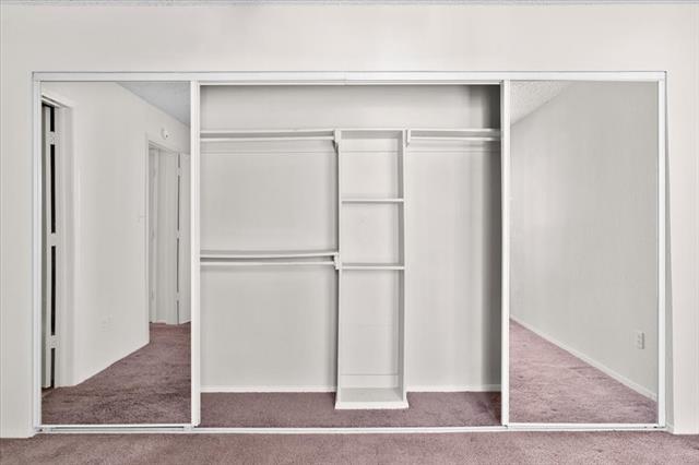 Building Photo - 9621 Walnut St