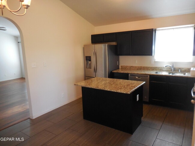 Building Photo - 4925 Copper Ranch Ave