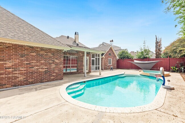 Building Photo - 408 Gordon Crockett Dr