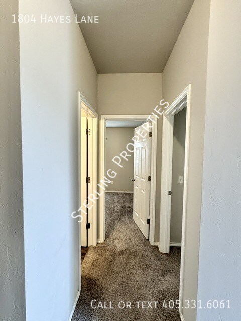 Building Photo - 1804 Hayes Ln