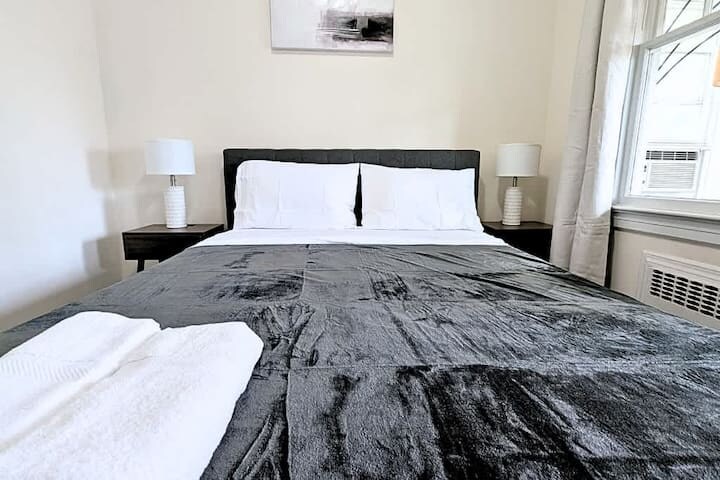 Building Photo - 108 Gotthart St