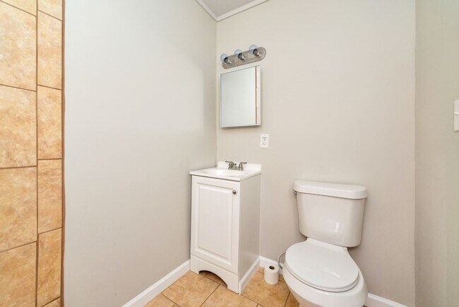 Building Photo - Move-In Ready House for Rent in Talladega! 3 bed 2 bath