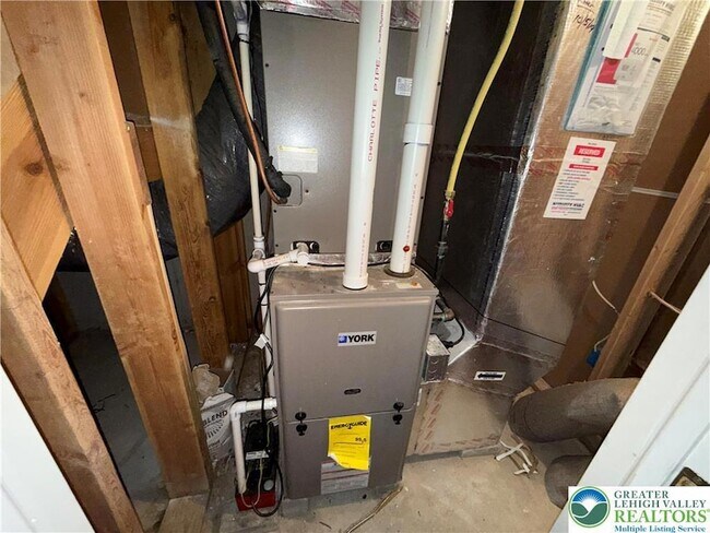 Building Photo - 5133 Dogwood Trail