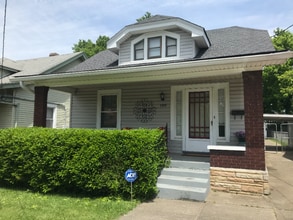 Building Photo - 1109 Julia Ave