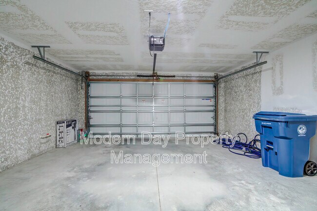 Building Photo - 2440 Ring Rd