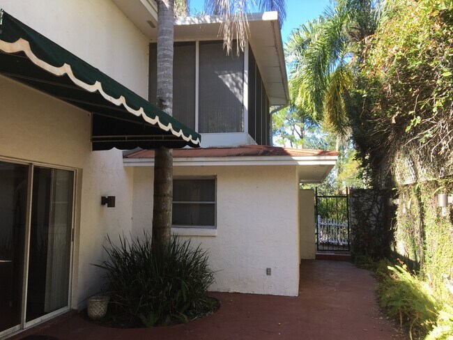 Building Photo - 1400 Granada Way