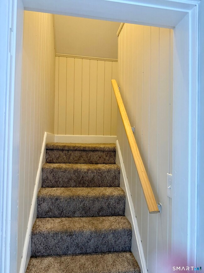 Building Photo - 40 Bassett St