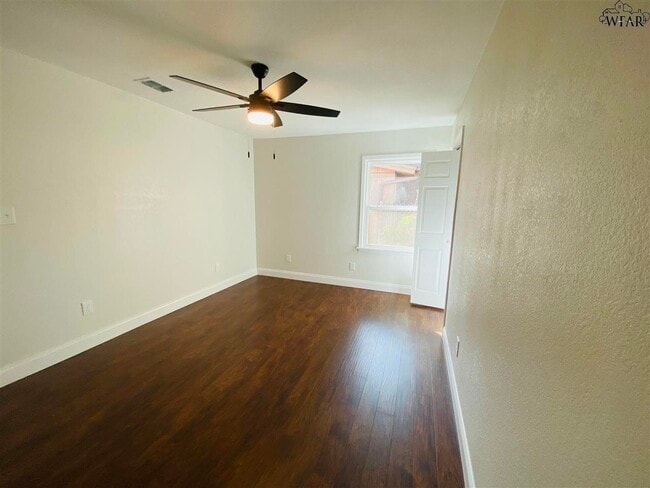 Building Photo - 4808 Alamo Dr