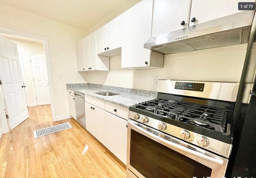 Primary Photo - 523 E 3rd St