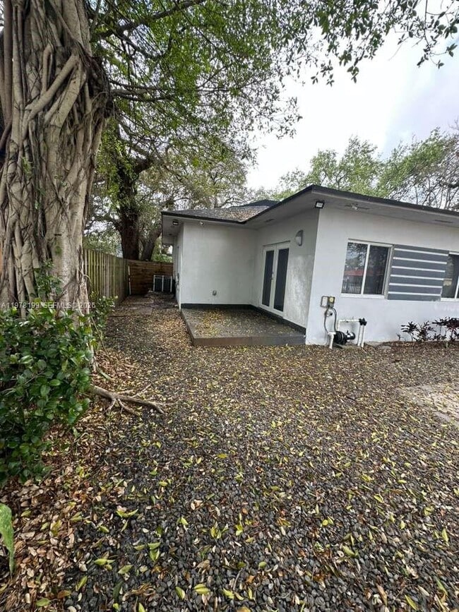 Building Photo - 9999 NW 23rd Ave