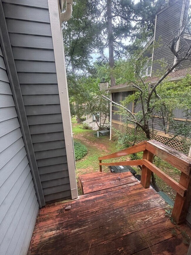Building Photo - Great condo, GREAT PRICE! APPLY NOW!!