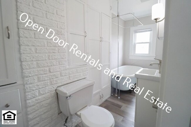 Building Photo - 1918 Riedmiller Ave