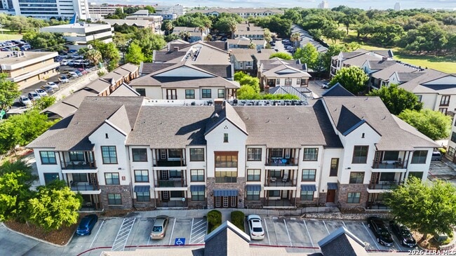 Building Photo - 2 Bedroom/2 Bath The Pinnacle At Oak Hills