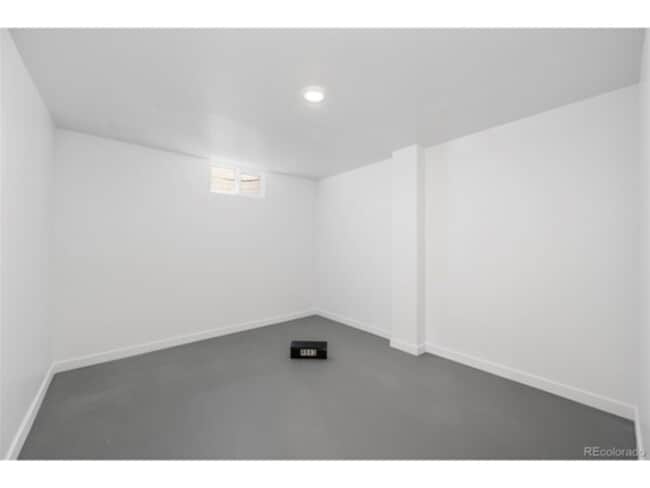 Building Photo - 4905 W 11th Ave