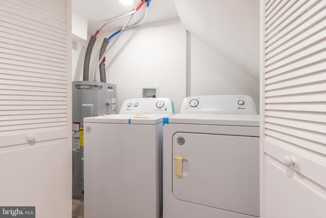 Building Photo - 1312 W Seltzer St