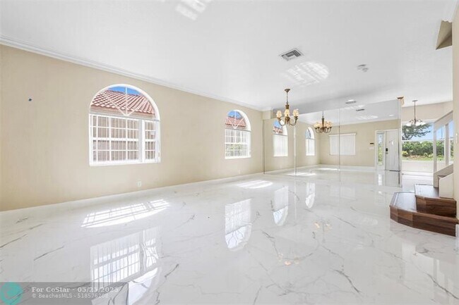 Building Photo - 3808 Miramontes Cir