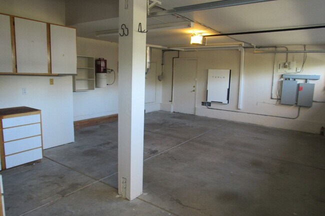 Building Photo - Gorgeous Custom Pleasanton Home in Great Location