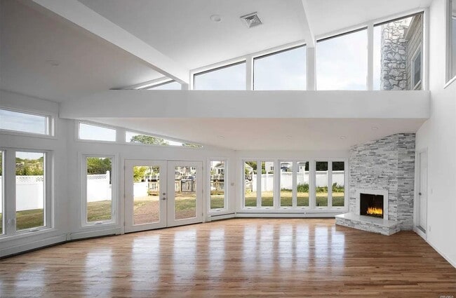 Building Photo - 4488 Merrick Rd