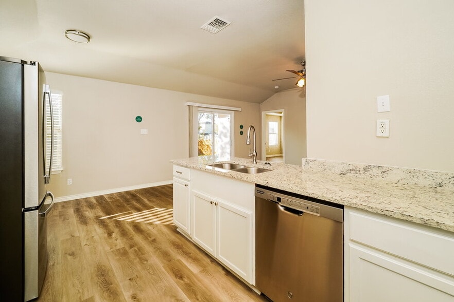 Building Photo - 3605 Candlebrook Ln