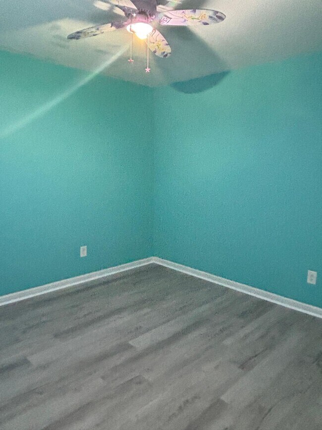 Building Photo - 1825 Polaris Dr