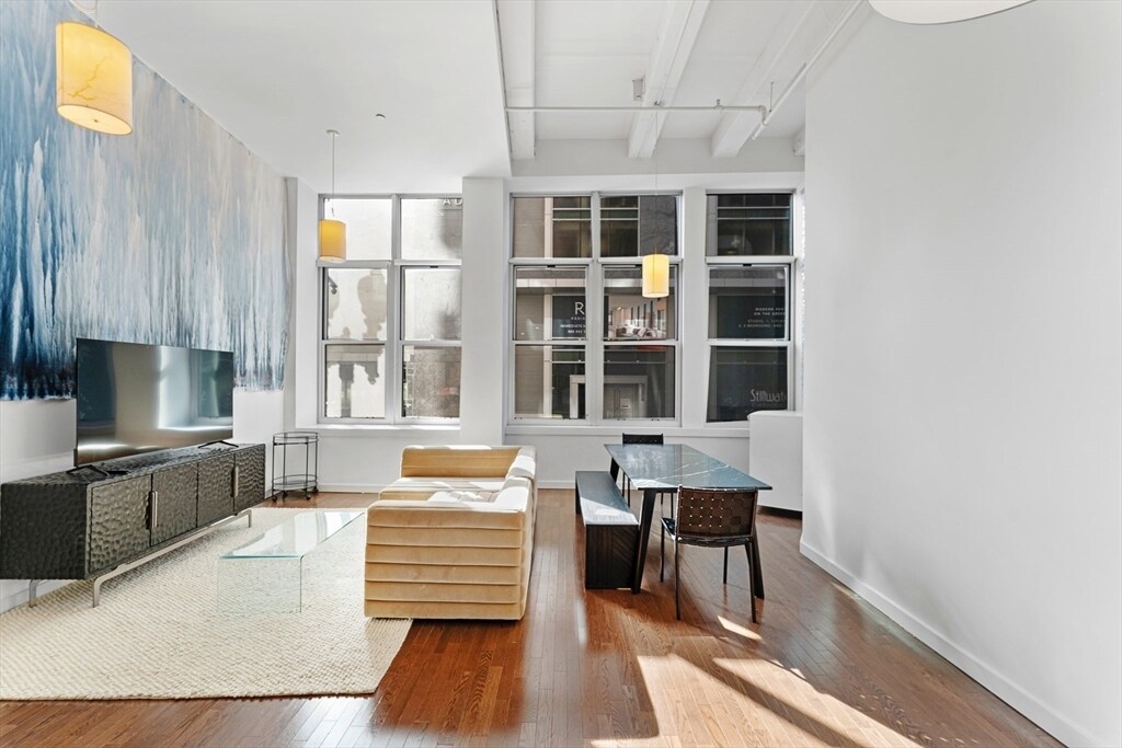 Building Photo - 88 Kingston St