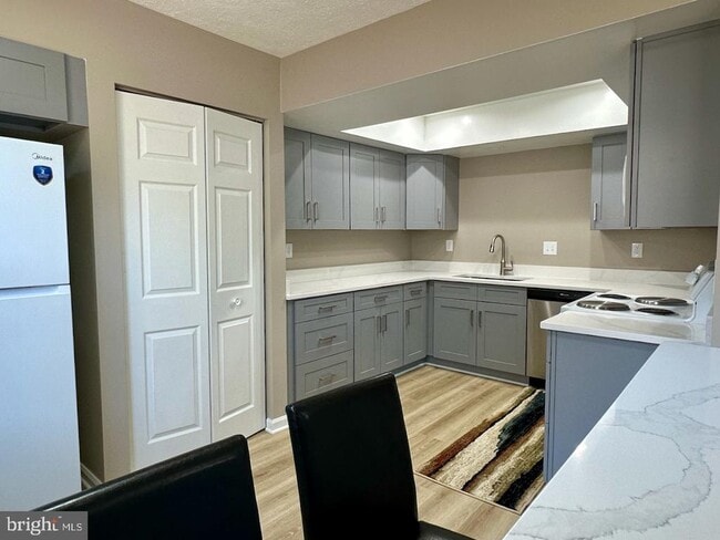 Building Photo - 310 Fleece Flower Dr