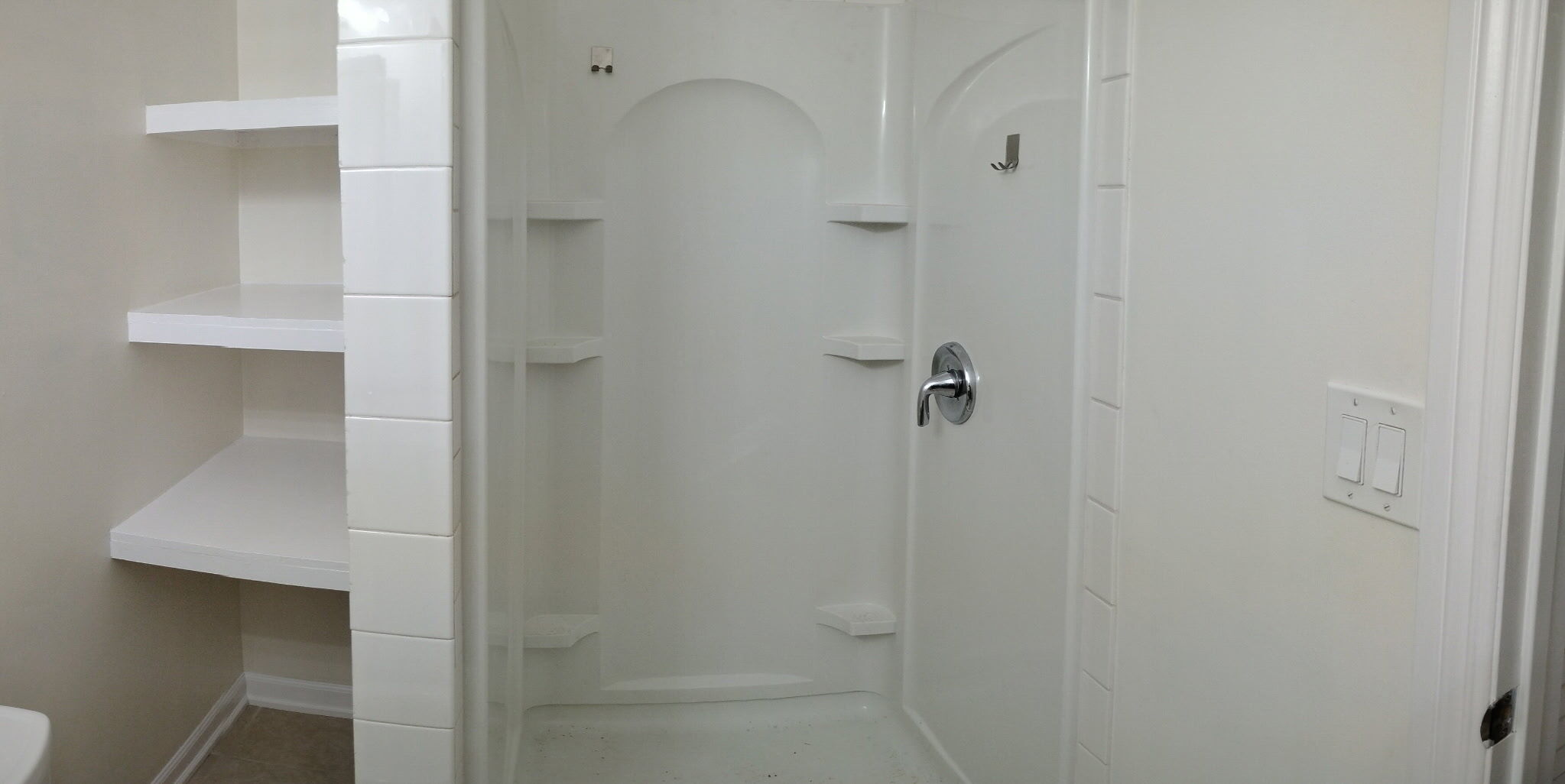shower - 16315 Rochlen St