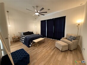 Building Photo - 2216 Prado Dr