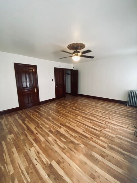 Building Photo - 1315 N George St