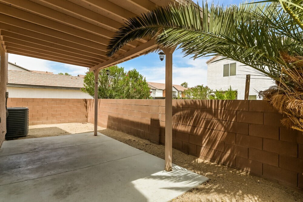Building Photo - 6002 Aripeka St