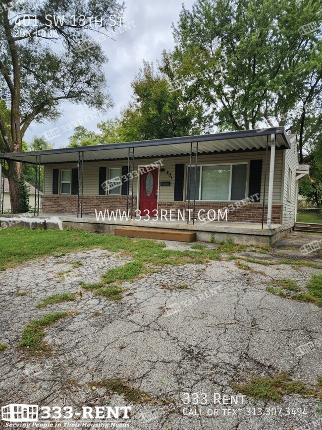 Building Photo - 401 SW 13th St