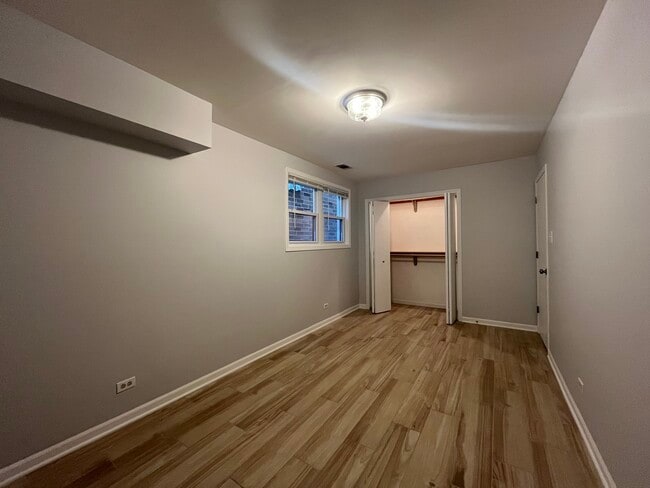 Building Photo - 449 W 37th St