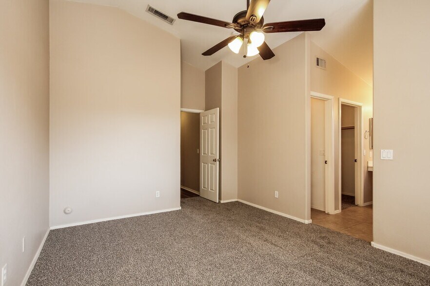 Building Photo - 13833 W Bola Dr