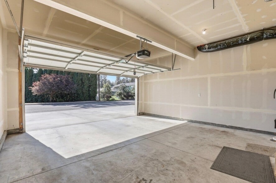 Building Photo - 7 E Chatham Ave