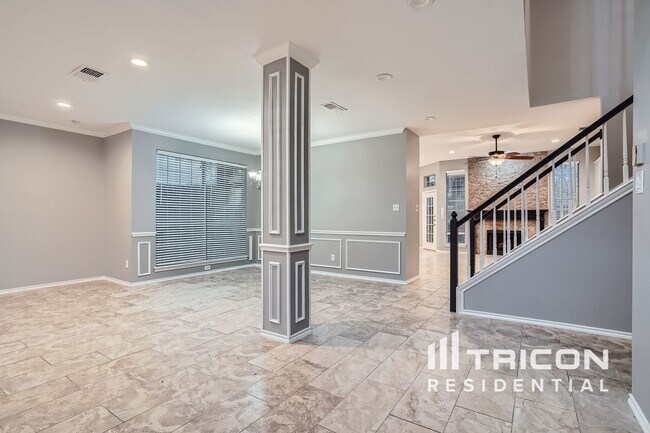 Building Photo - 6516 Ashwood Dr