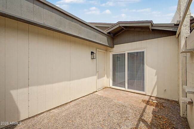 Building Photo - 8711 E Latham St