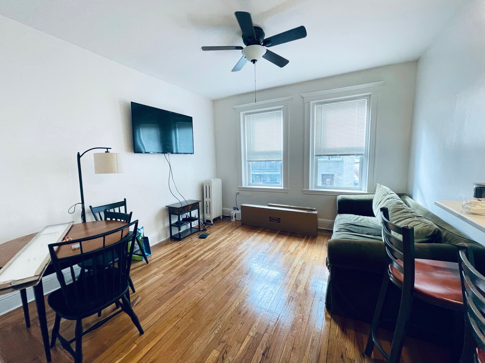 Building Photo - 4 Carol Ave